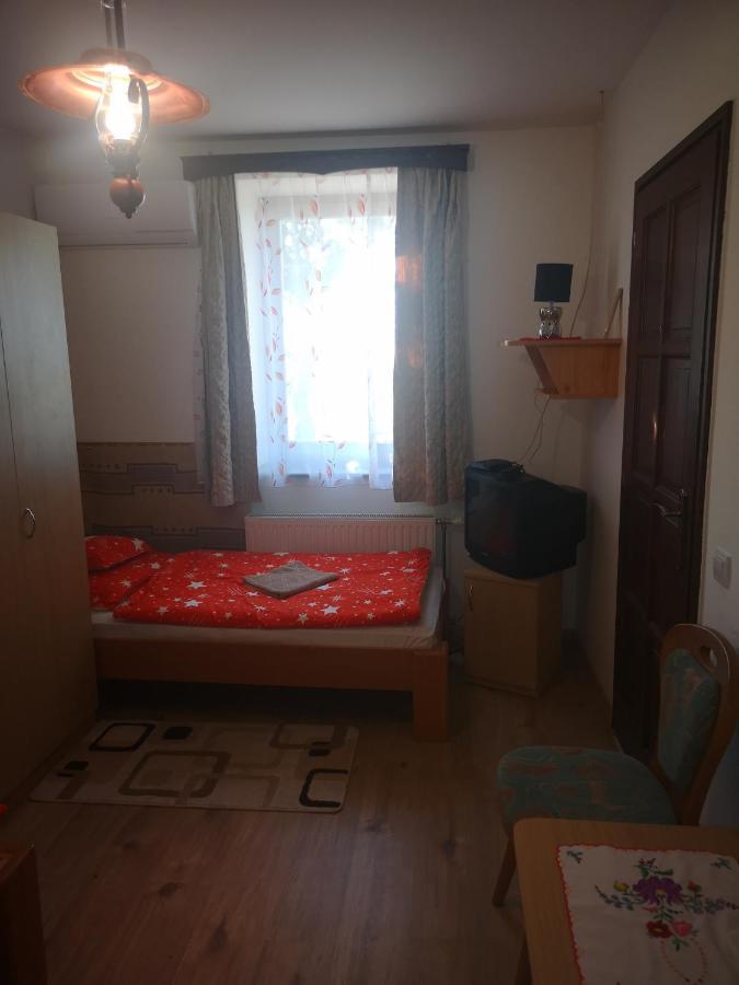 Eszter-Haz Vendeghaz Kerekegyhaza Hotel Luaran gambar