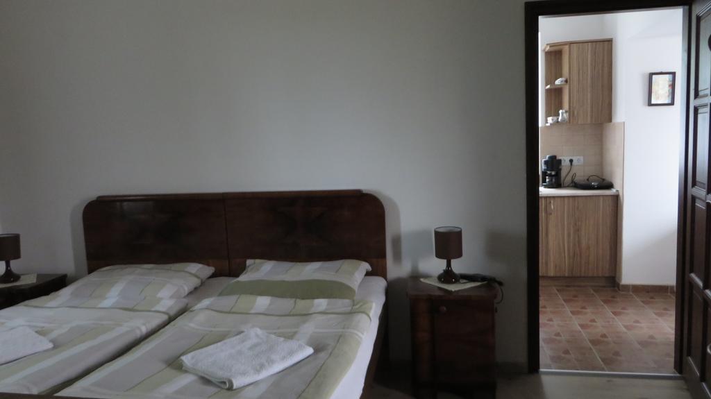 Eszter-Haz Vendeghaz Kerekegyhaza Hotel Luaran gambar